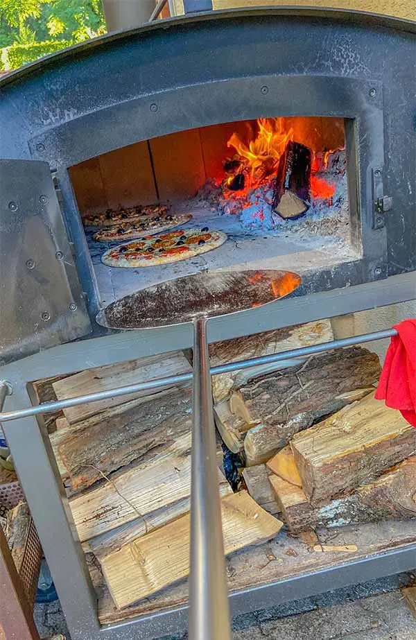 Pizza au feu de bois Camping de la Doller